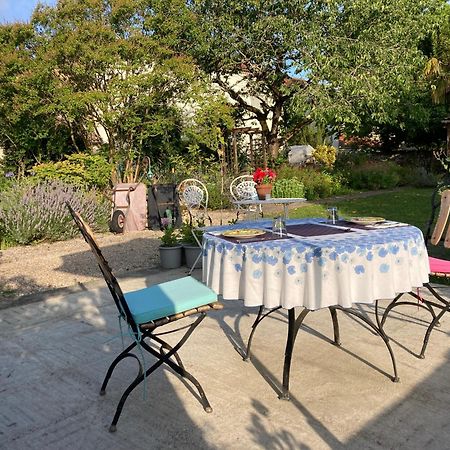 Le Petit Cochon Bed & Breakfast Valence-sur-Baise Bagian luar foto