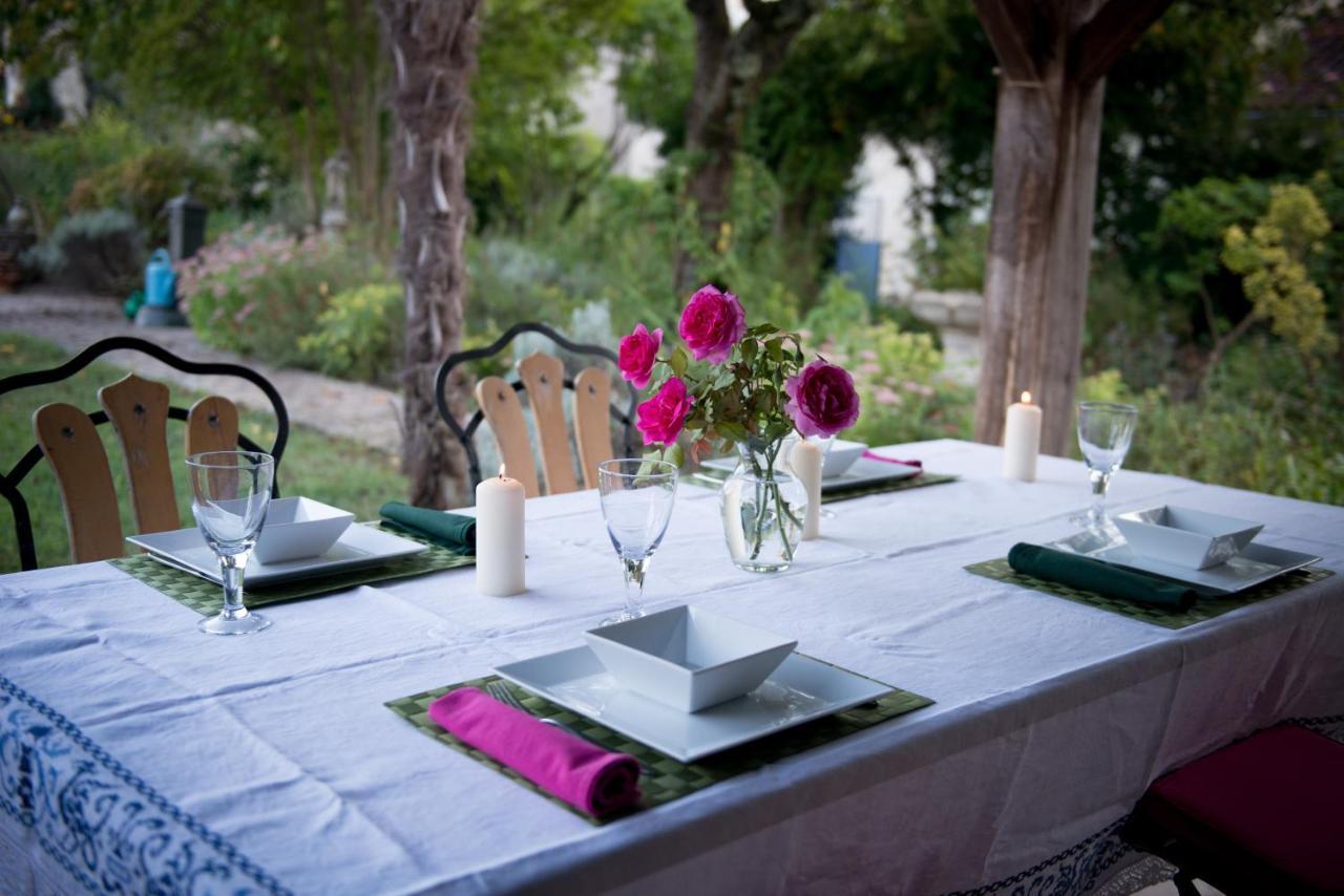 Le Petit Cochon Bed & Breakfast Valence-sur-Baise Bagian luar foto