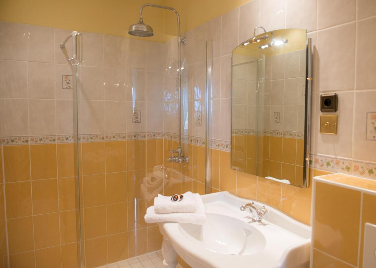 Le Petit Cochon Bed & Breakfast Valence-sur-Baise Bagian luar foto
